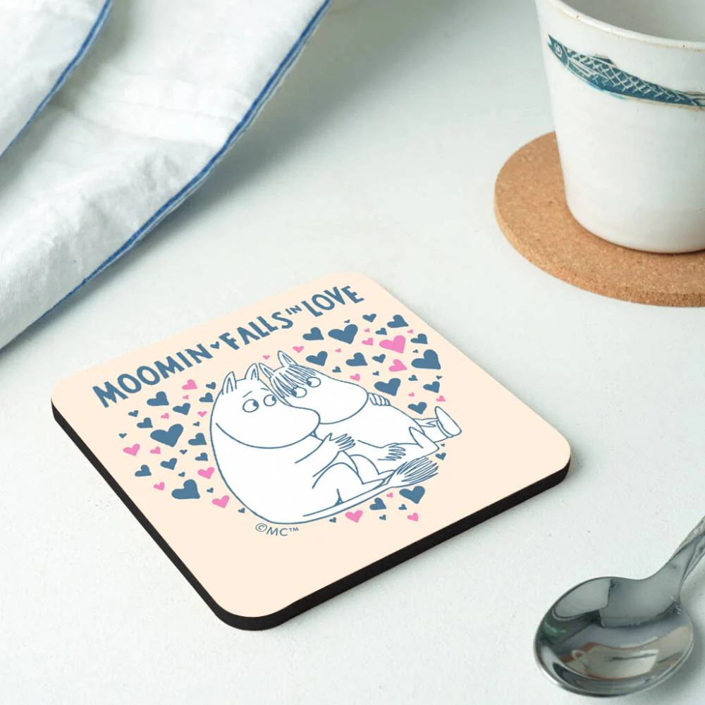 Drewniana podkładka Muminek i Migotka - The Official Moomin Shop - Image 3