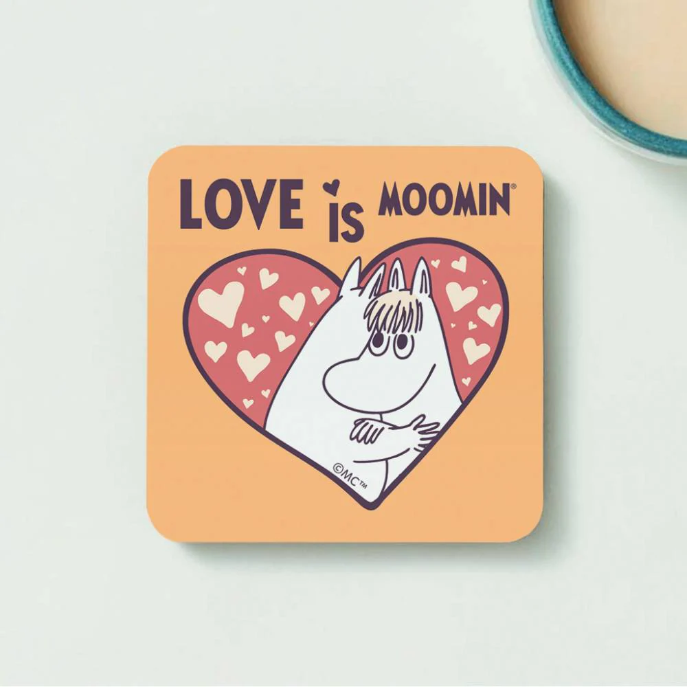 Drewniana podkładka Muminek i Migotka w serduszku - The Official Moomin Shop - Image 4