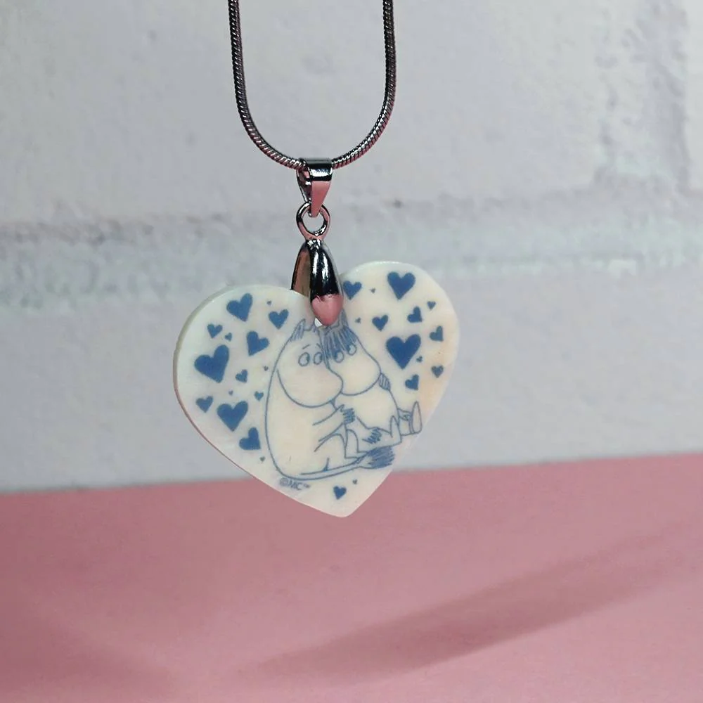 Naszyjnik Muminki Love (niebieski) - The Official Moomin Shop - Image 4