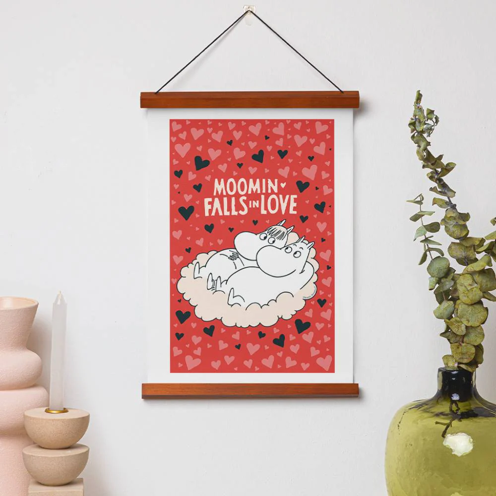 Plakat A3 Muminki na chmurce Love - The Official Moomin Shop - Image 6