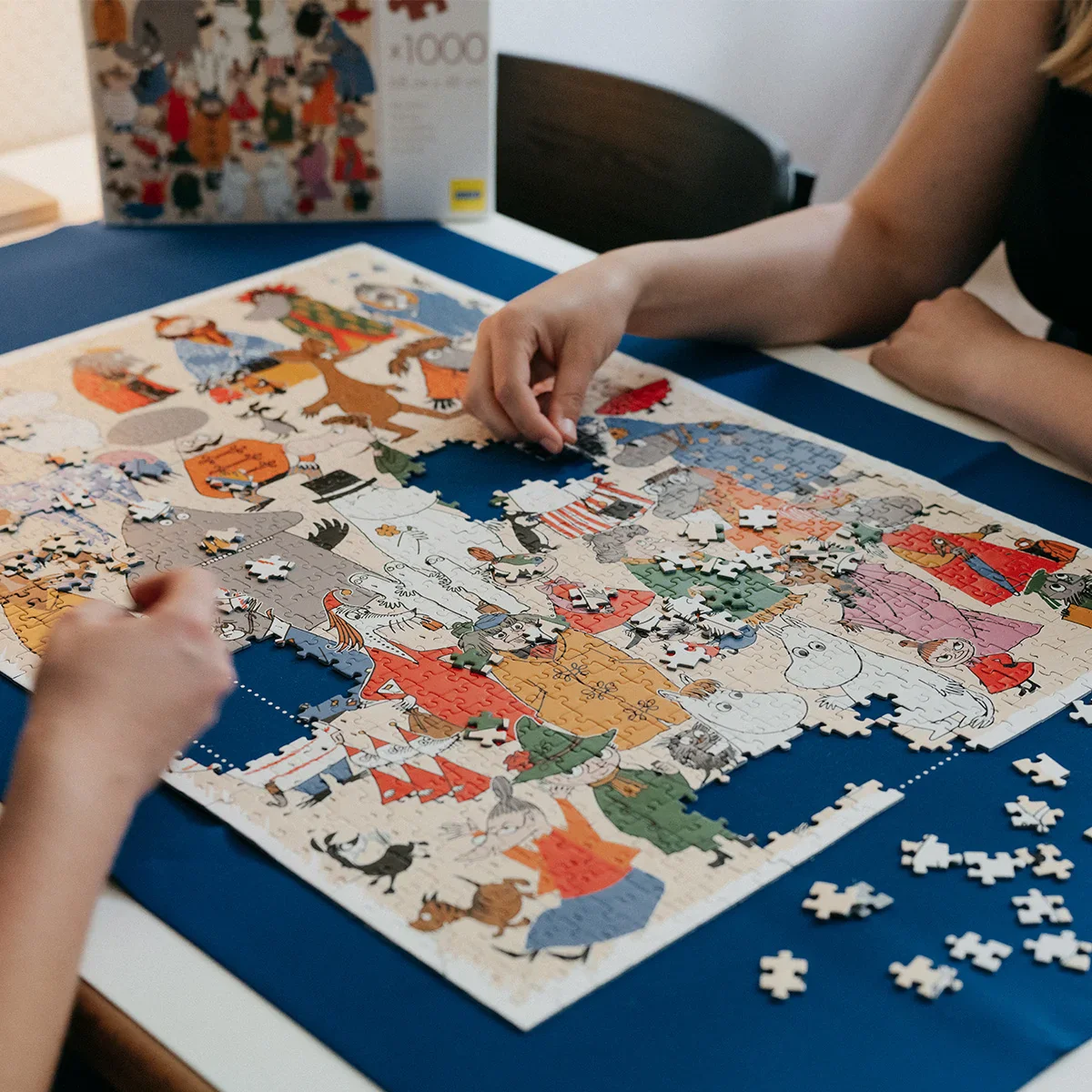 Puzzle 1000 elementów - Zdjęcie klasowe Muminków Martinex - Image 4
