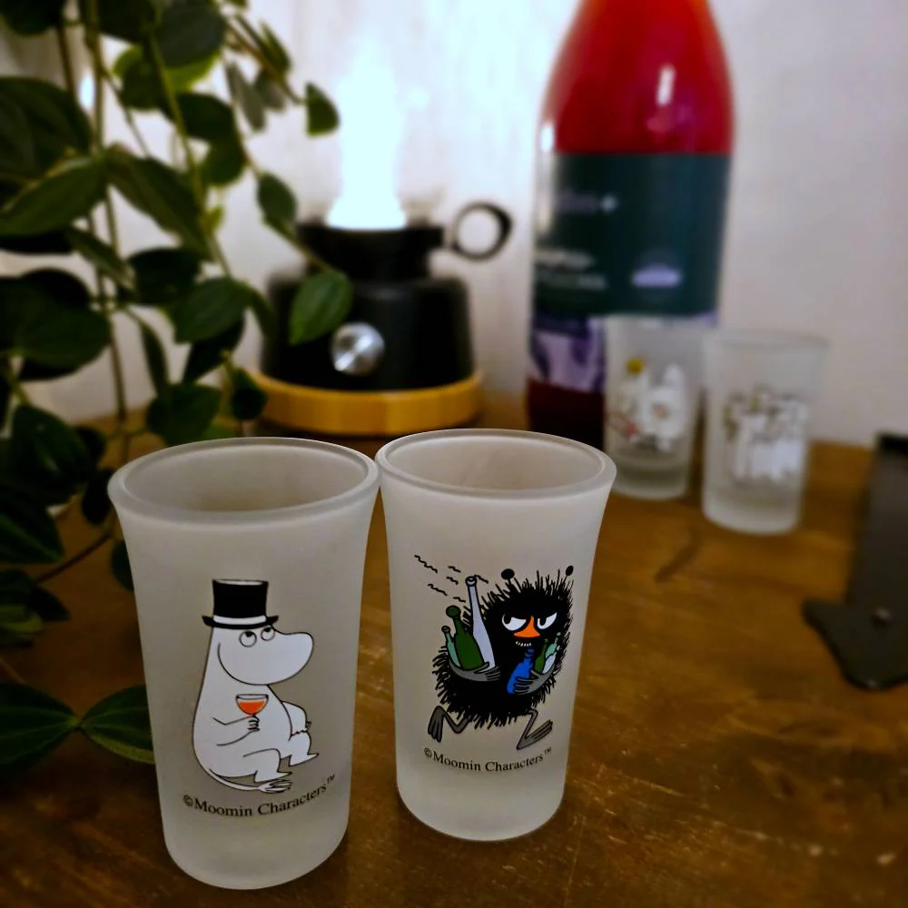 Zestaw 2 kieliszków Bobek i Tata Muminka 80-lecie TMF Trade - Image 4